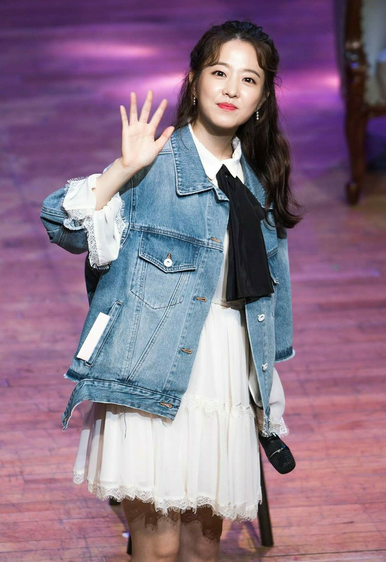 Behind-the-scenes cut of Park Boyoung
