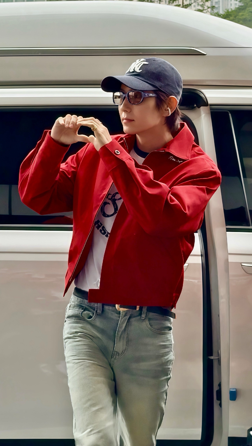 Recent activity shot of Lee Joongi