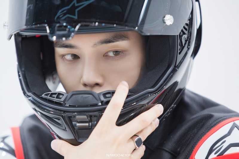 A moment captured by a fan of Song Kang