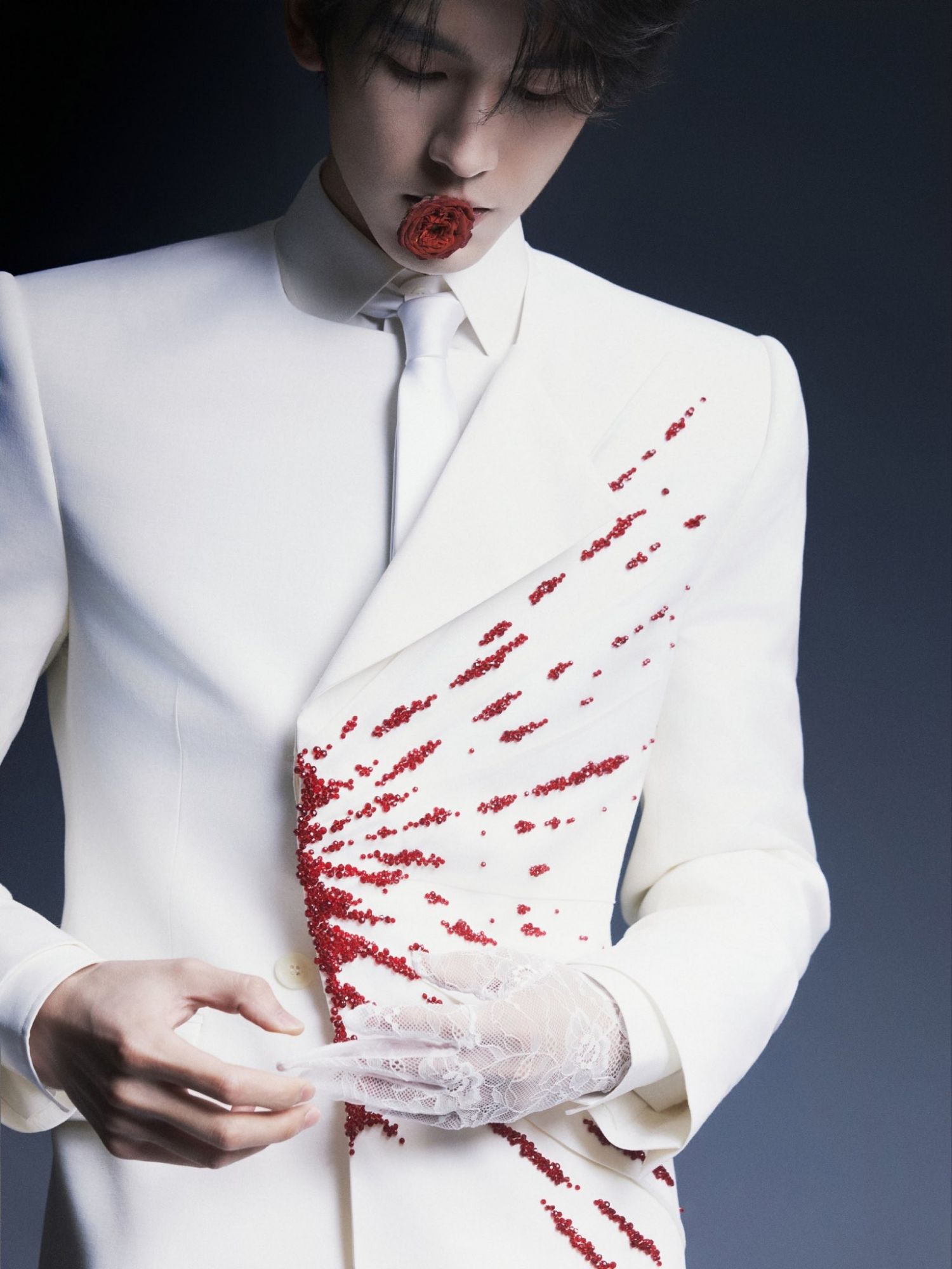 Behind-the-scenes cut of Zhang Linghe