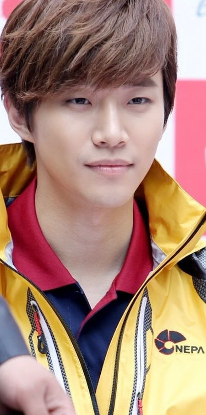 이준호 커뮤니티에서 인기있는 오늘의 배경화면