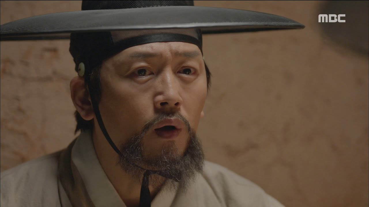 Behind-the-scenes cut of Yoon Kyunsang