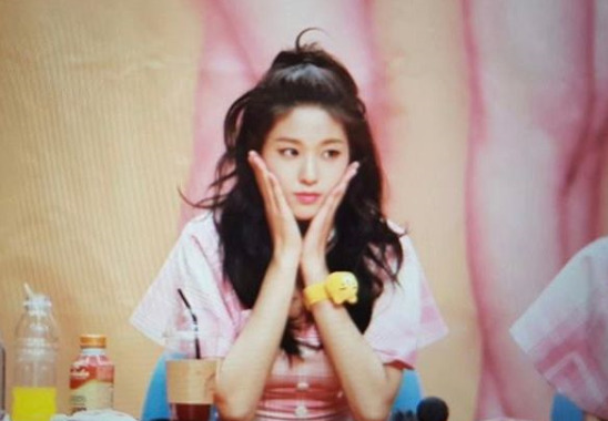 A moment captured by a fan of Seolhyun