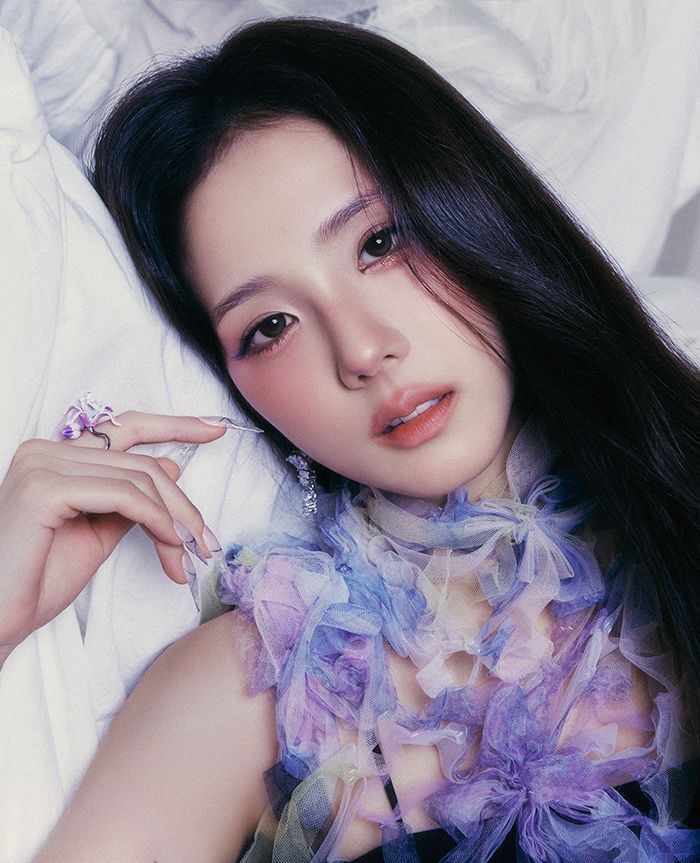 Recent activity shot of Jisoo (1995)