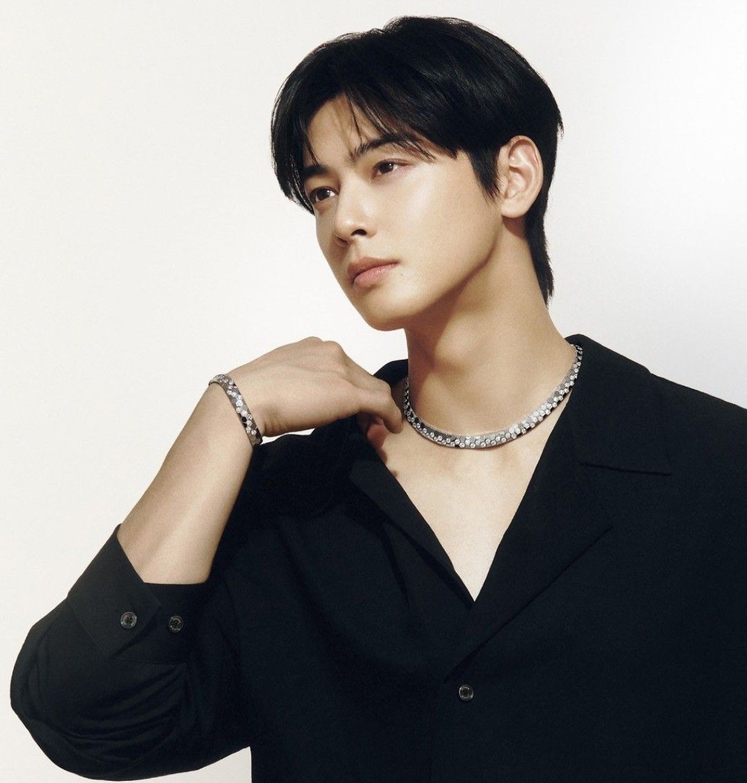 Foto terbaru dari Cha Eunwoo