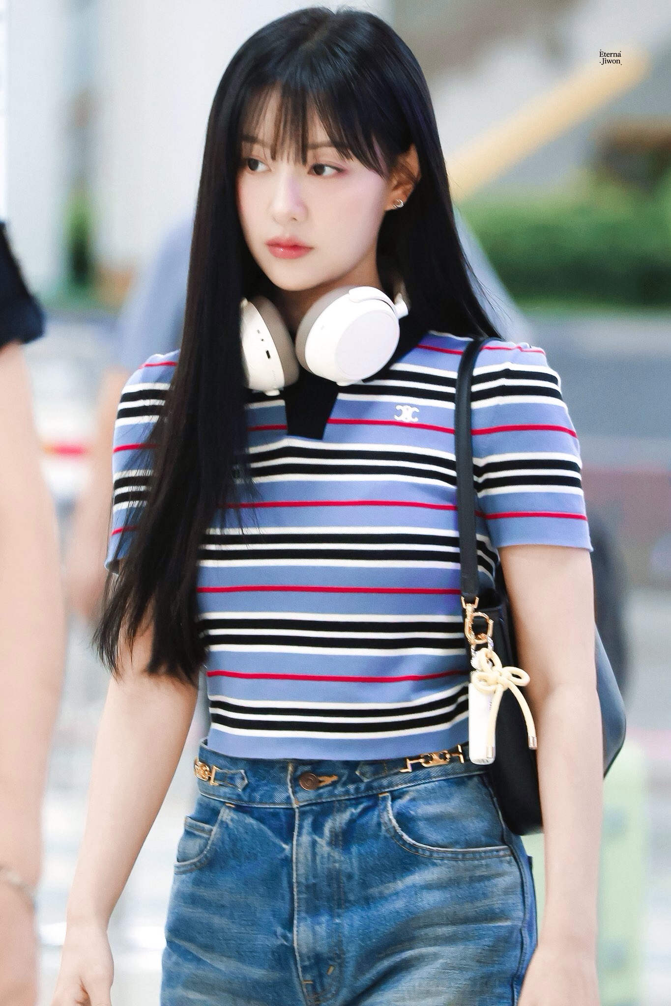 Behind-the-scenes cut of Kim Jiwon