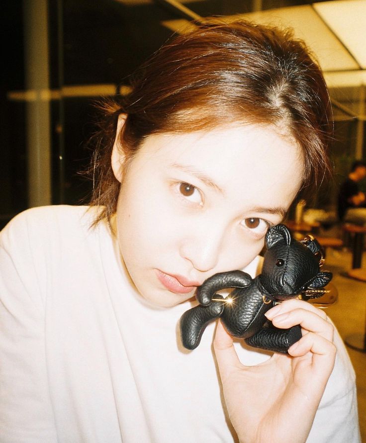 Recent activity shot of Yeri (1999)