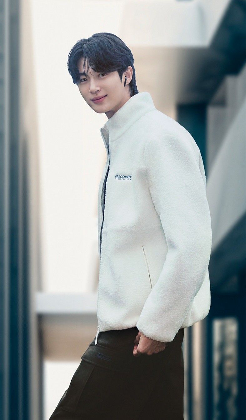 Today's popular wallpaper in Byeon Wooseok community