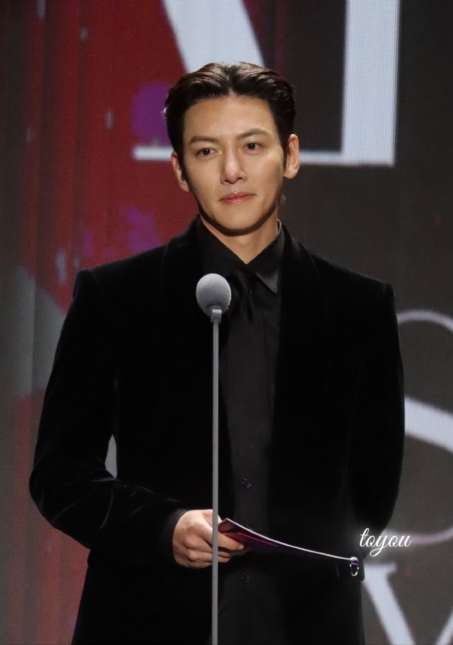 Behind-the-scenes cut of Ji Changwook