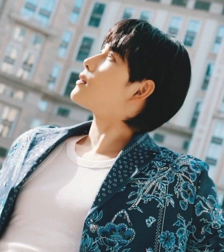 A moment captured by a fan of Lim Siwan