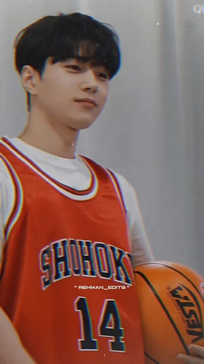 Latest photo of Kim Myungsoo (L)