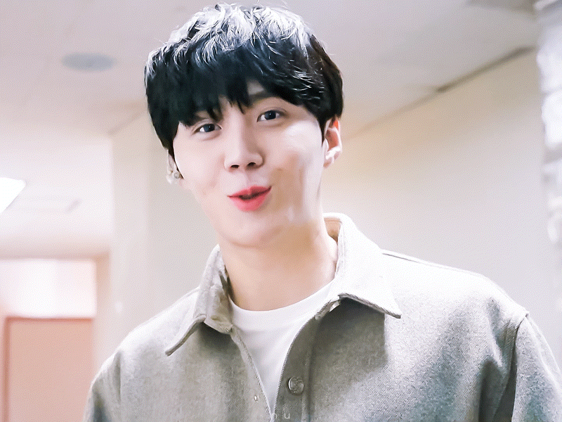 A moment captured by a fan of Kim Seonho