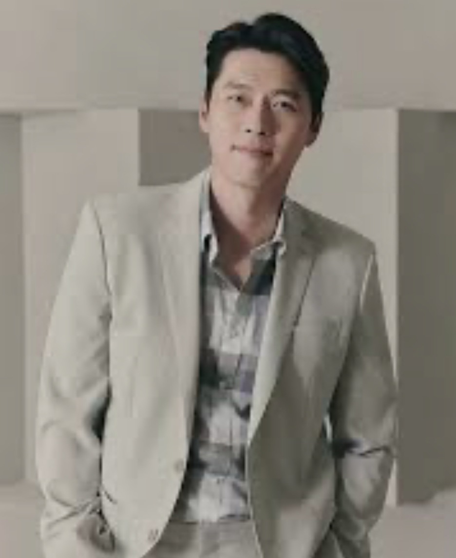 A moment captured by a fan of Hyun Bin
