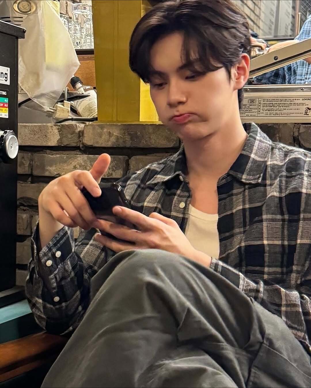 A moment captured by a fan of Lee Chaemin