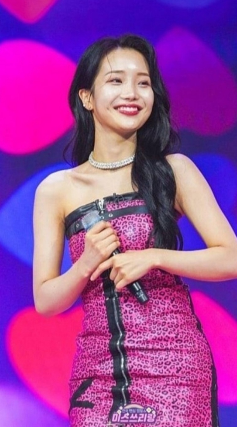 Today's popular wallpaper in Kim Soyeon (2004) community