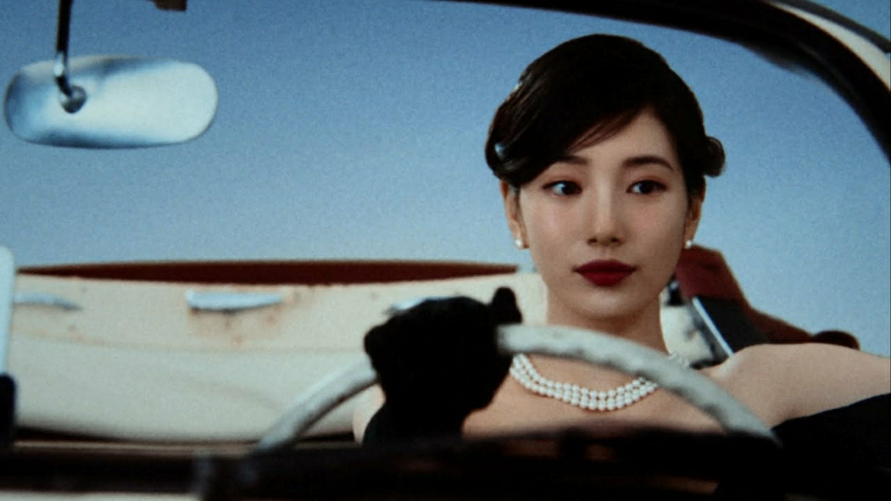 A moment captured by a fan of Bae Suzy