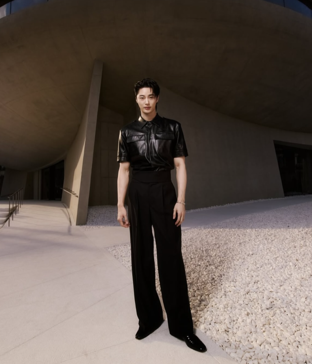 Behind-the-scenes cut of Byeon Wooseok