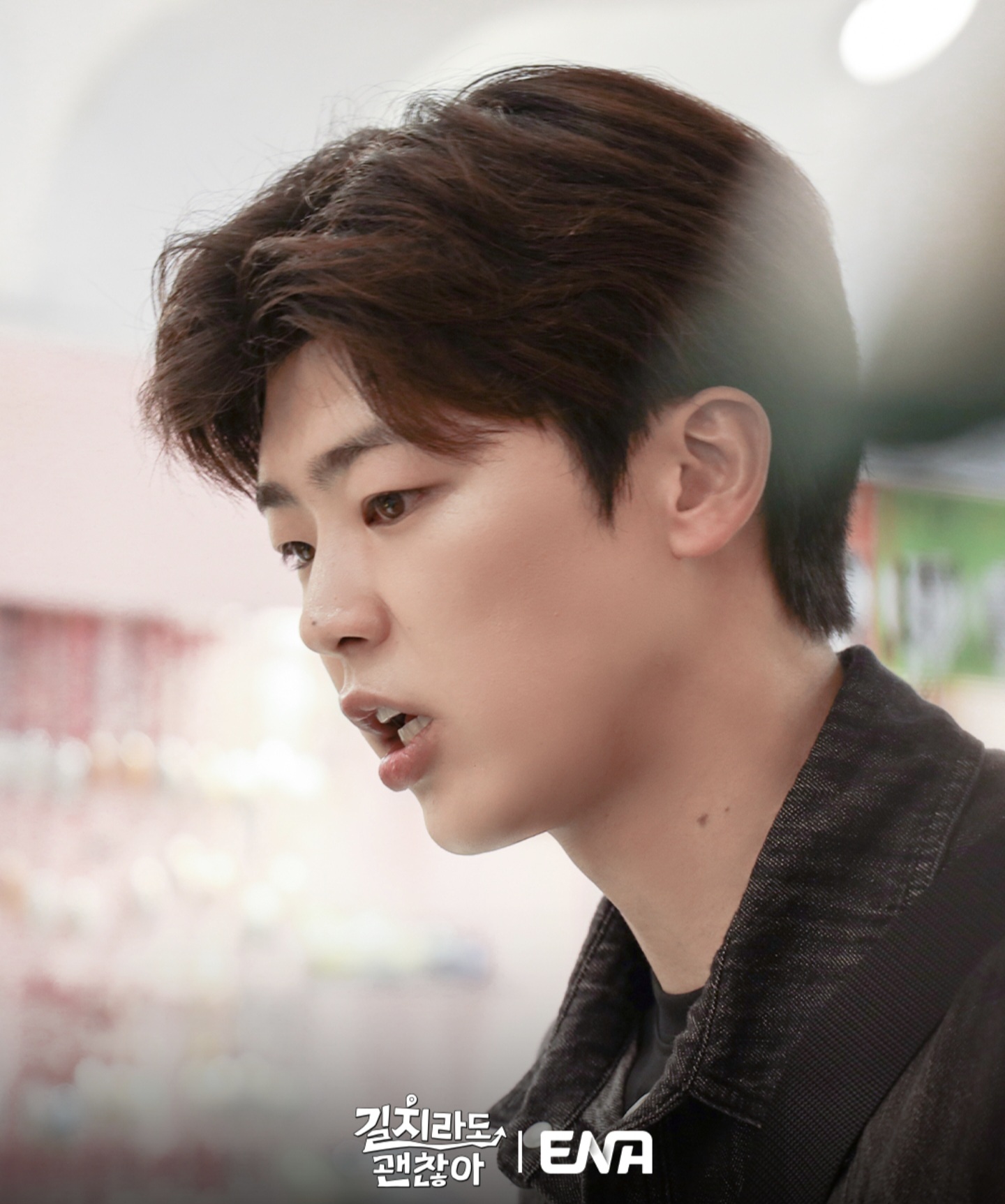 粉絲拍下的朴志賢瞬間