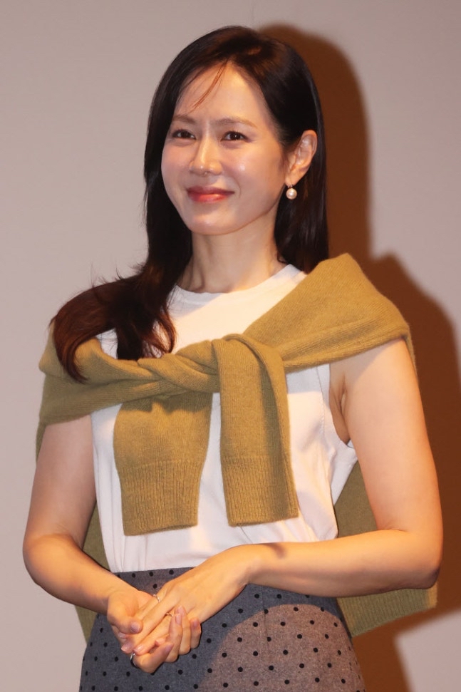 Behind-the-scenes cut of Son Yejin