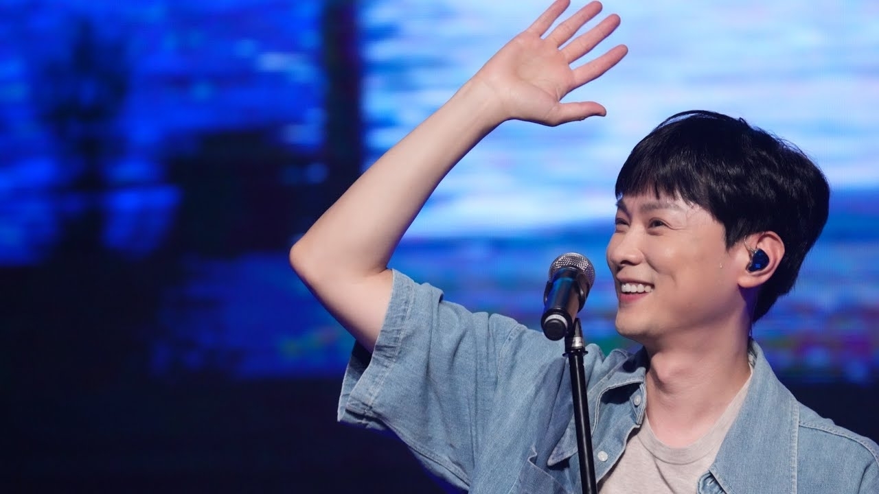 Recent activity shot of Min Kyunghoon