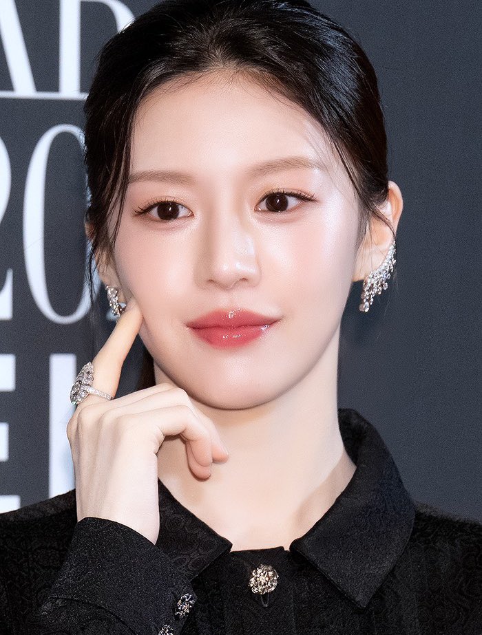 Behind-the-scenes cut of Go Younjung