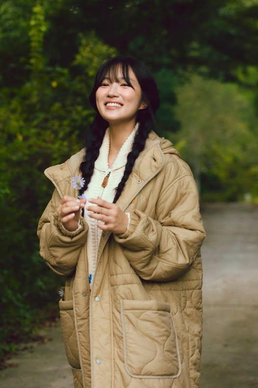 Recent activity shot of Kim Hyeyoon