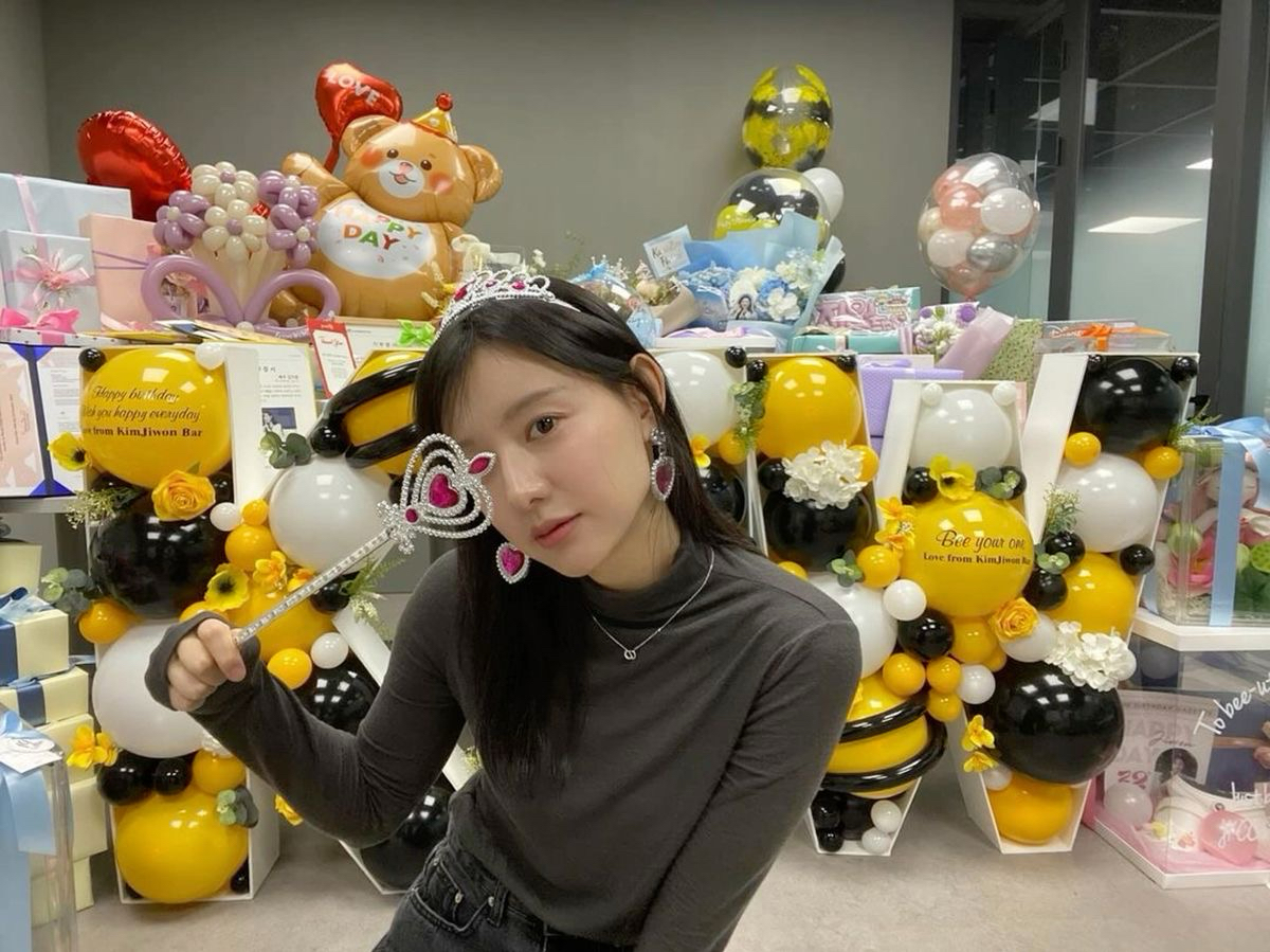 A moment captured by a fan of Kim Jiwon