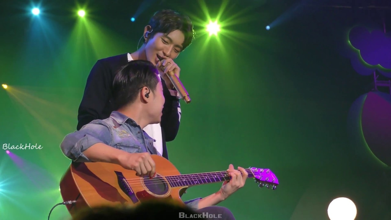 A moment captured by a fan of Lee Joongi