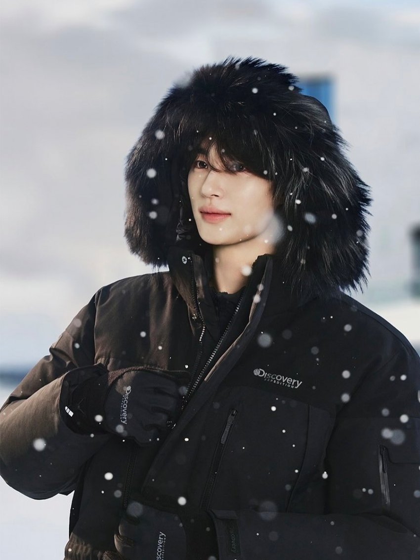 Behind-the-scenes cut of Byeon Wooseok
