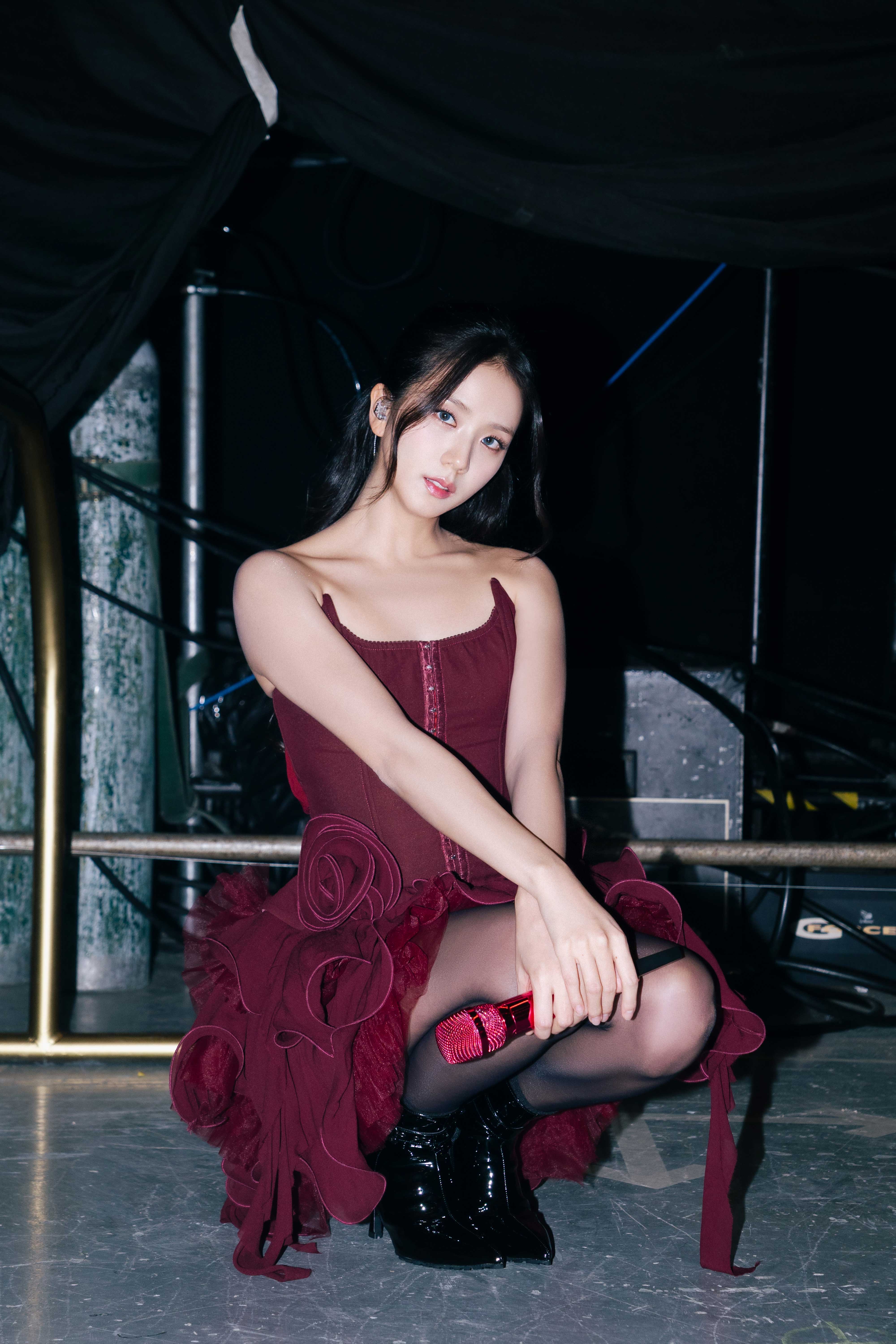 Behind-the-scenes cut of Jisoo (1995)