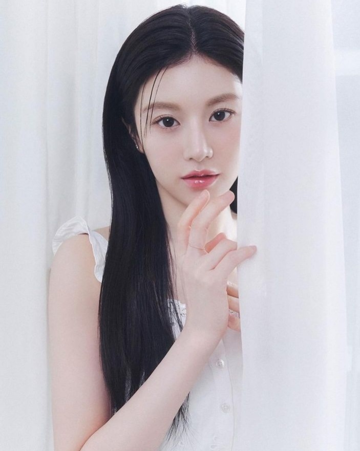 Recent activity shot of Go Younjung