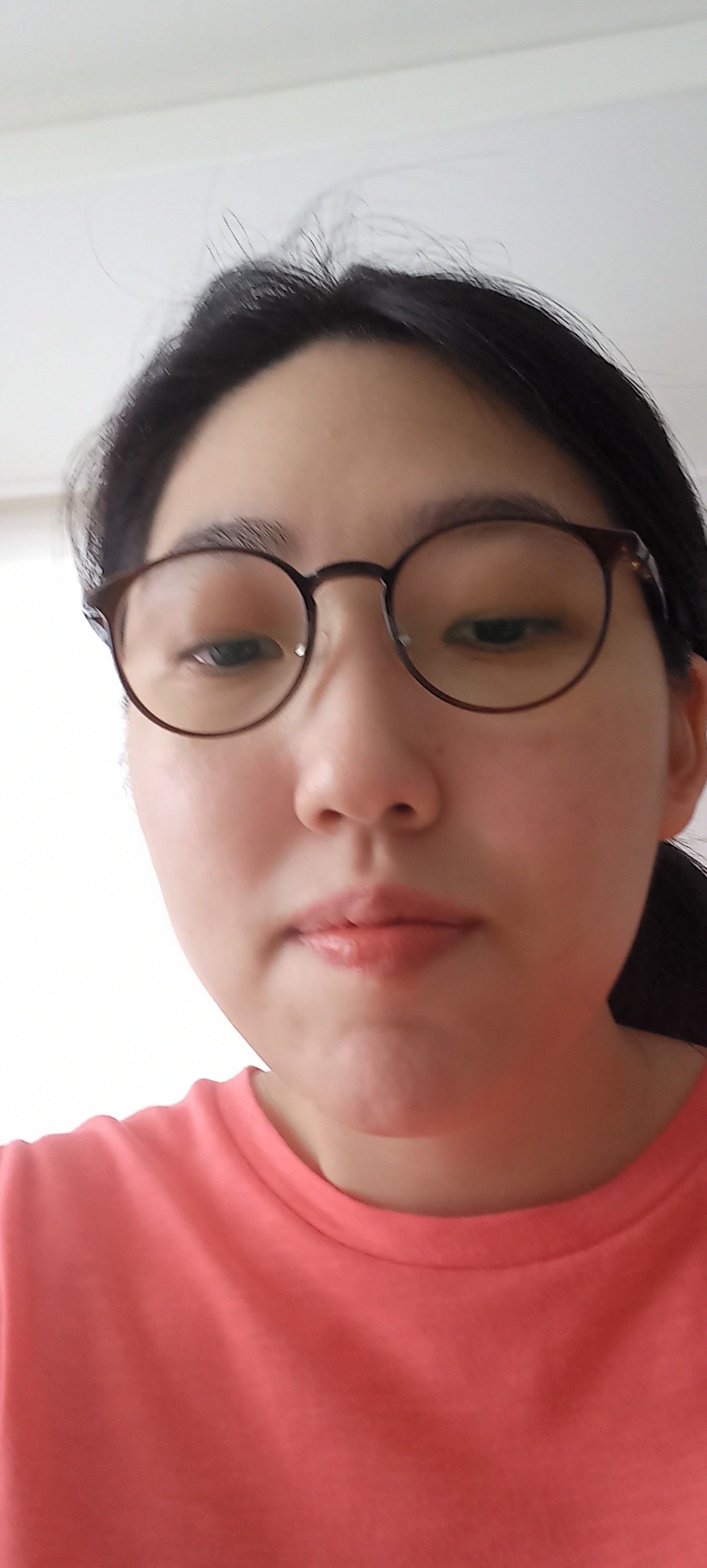 임영웅 커뮤니티에서 인기있는 오늘의 배경화면