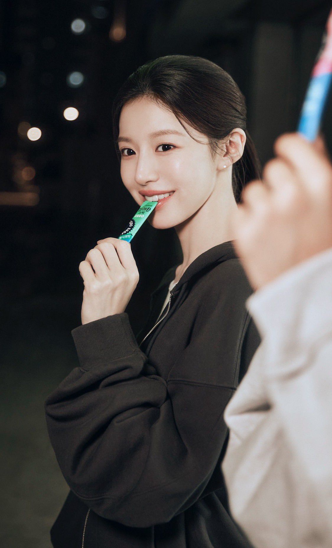 Behind-the-scenes cut of Go Younjung