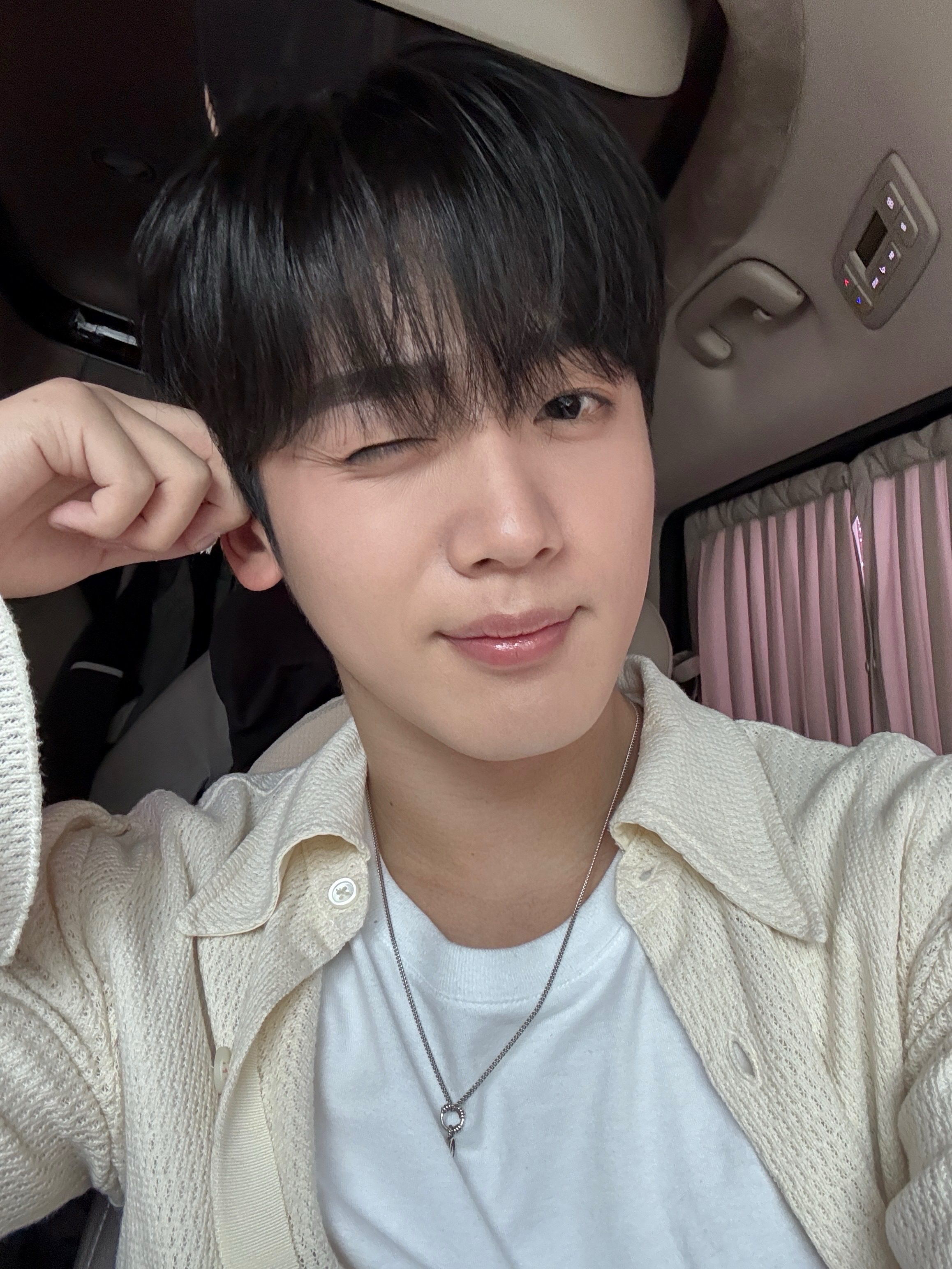 Behind-the-scenes cut of Kim Yohan