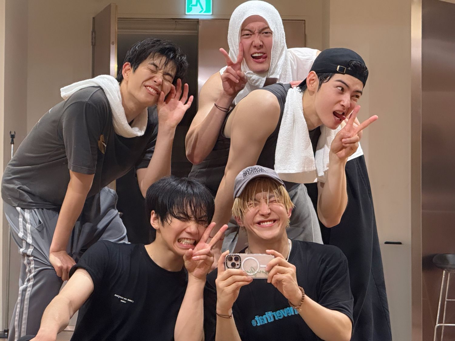 Behind-the-scenes cut of Cha Eunwoo