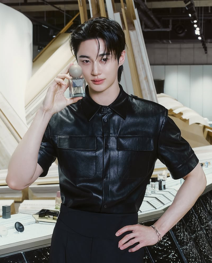 Latest photo of Byeon Wooseok