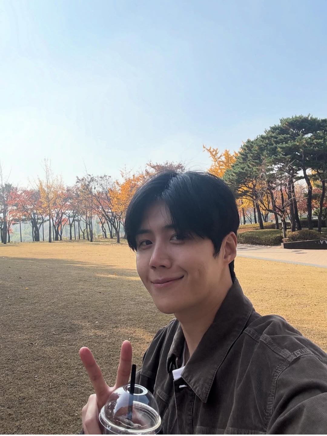 Behind-the-scenes cut of Kim Seonho