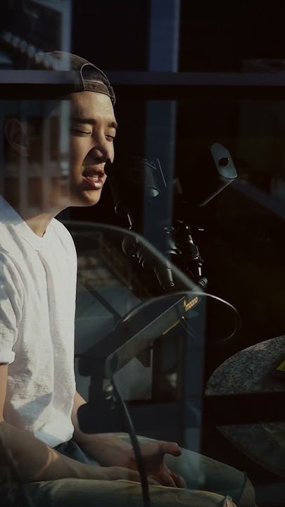 Behind-the-scenes cut of Henry