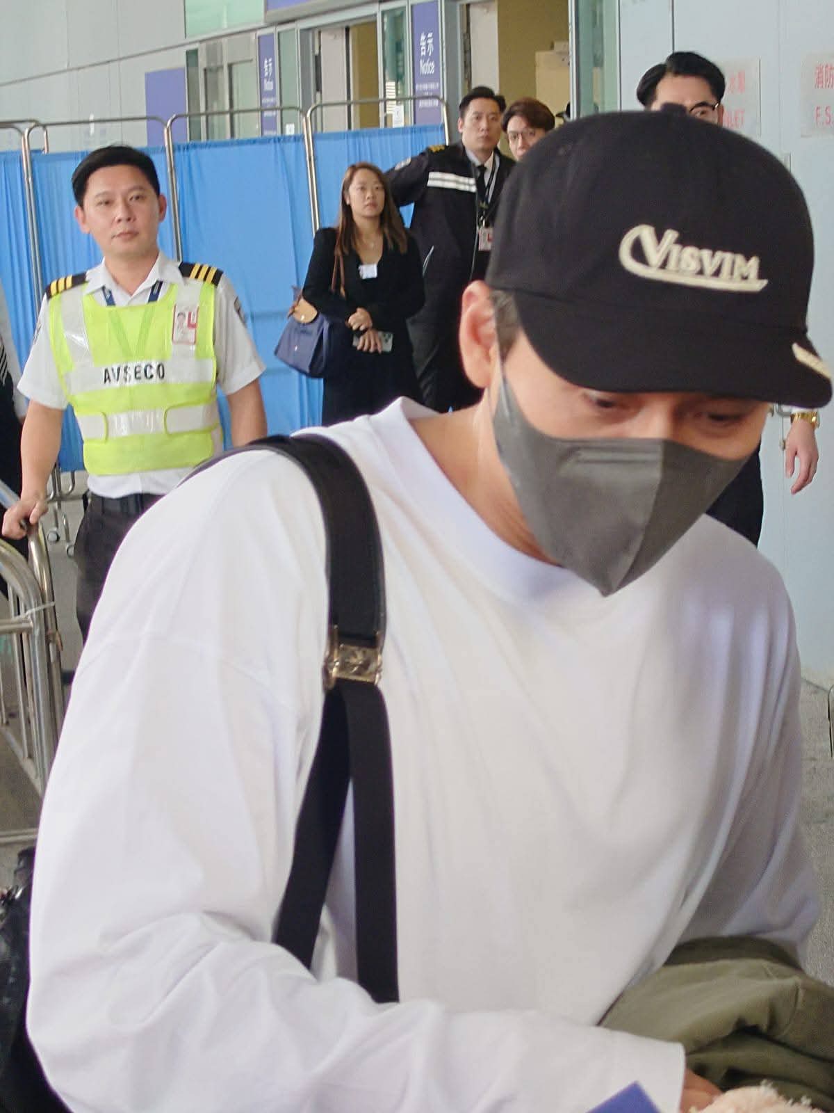 Momen yang diabadikan oleh penggemar Hyun Bin