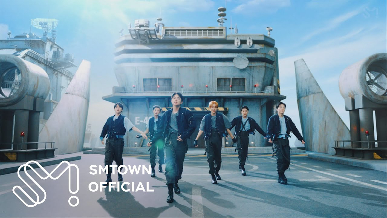 Behind-the-scenes cut of Suho