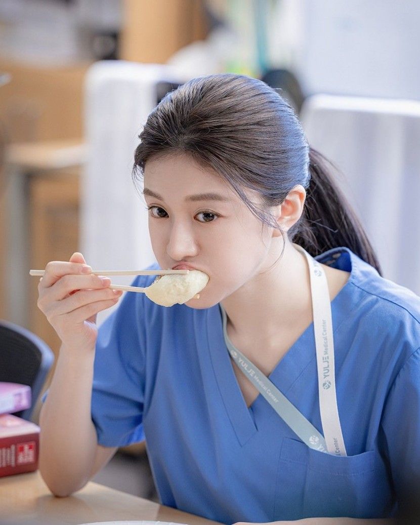 Behind-the-scenes cut of Go Younjung