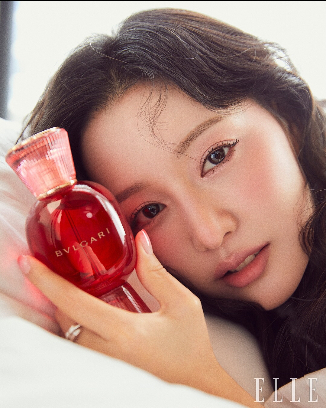 Behind-the-scenes cut of Kim Jiwon