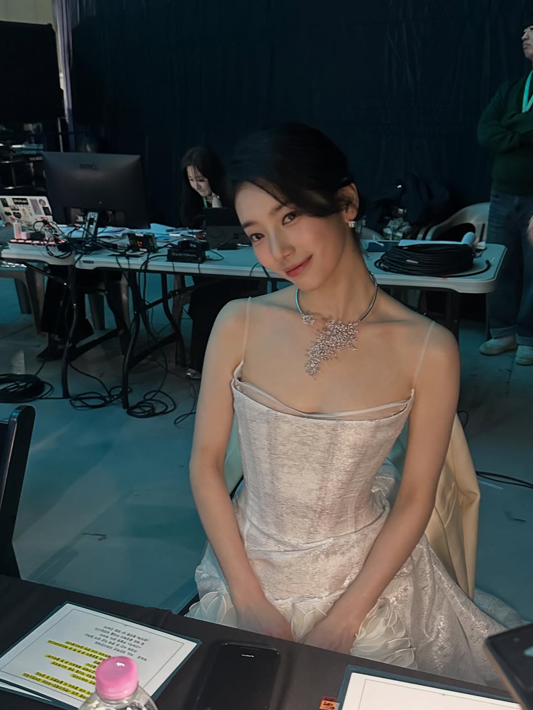 Behind-the-scenes cut of Bae Suzy