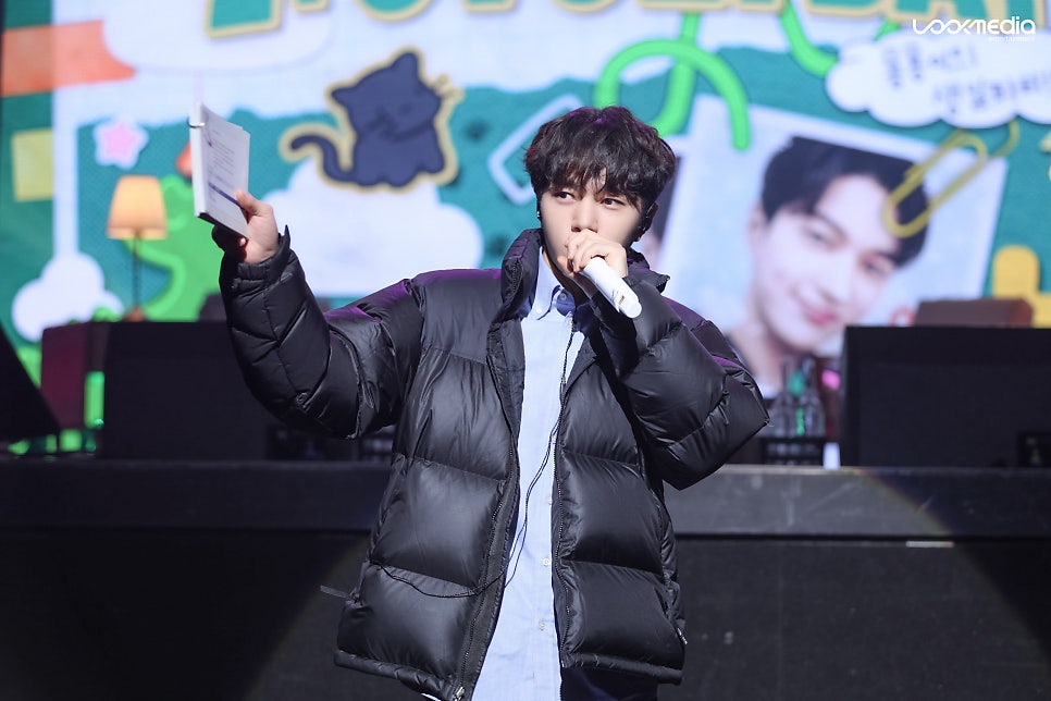 Latest photo of Kim Myungsoo (L)