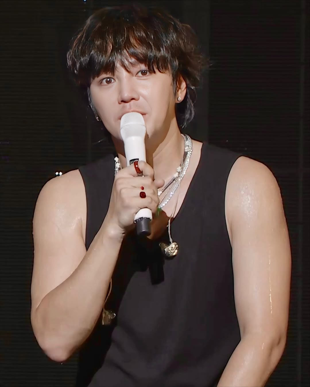 A moment captured by a fan of Jang Geunsuk