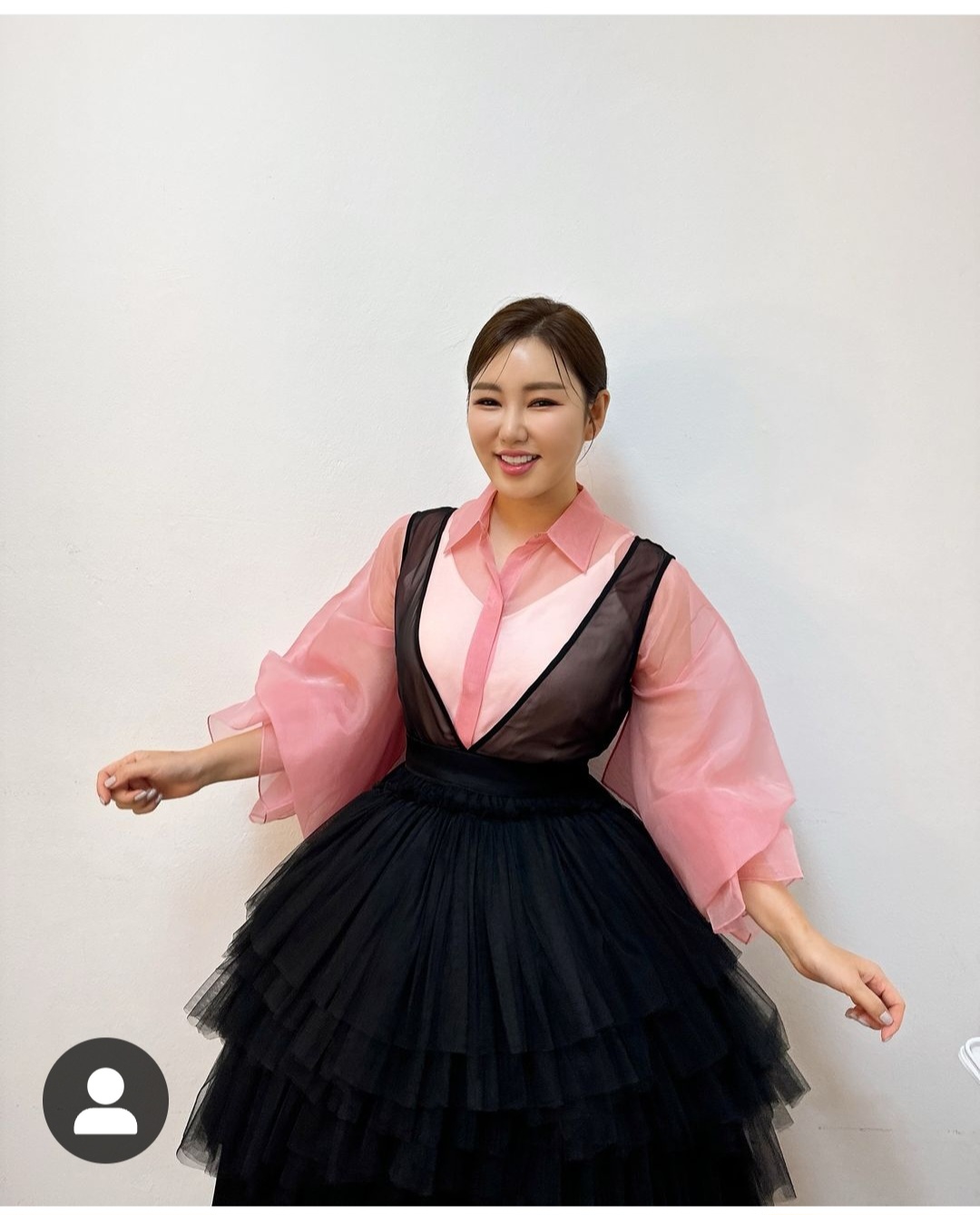 Foto terbaru dari Song Gain