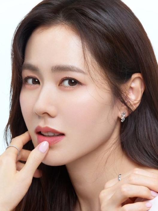 Foto terbaru dari Son Yejin