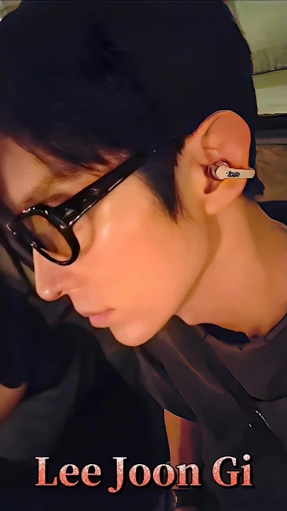 Behind-the-scenes cut of Lee Joongi