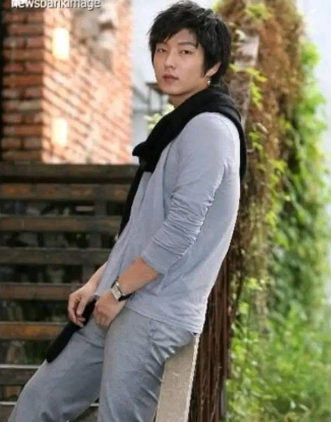 A moment captured by a fan of Lee Joongi