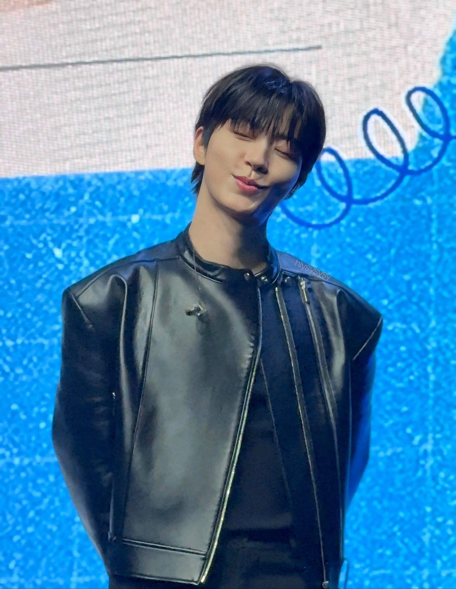 A moment captured by a fan of Hwang Inyoup
